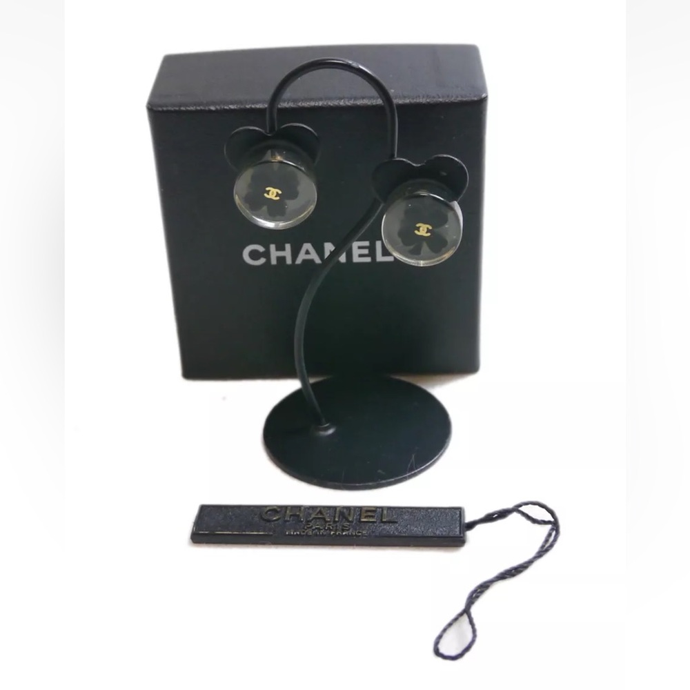 ☘️CHANEL Four Leaf Clover CC Logo Pierced Earrings Gold Black Round Vintage - Picture 2 of 6